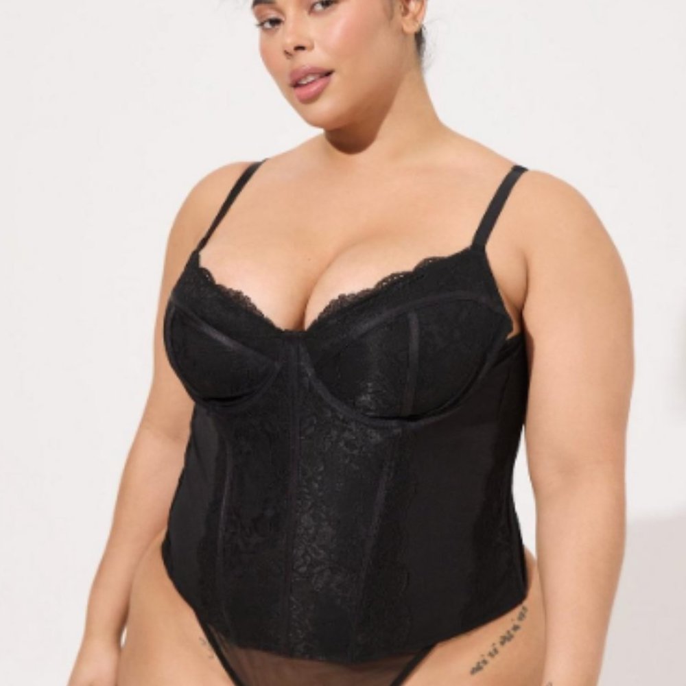 Torrid - NWOT Lace Bustier - Size 0 or XL